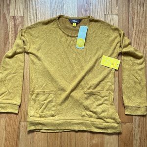 NWT Rumi + Ryder sweater tunic size small